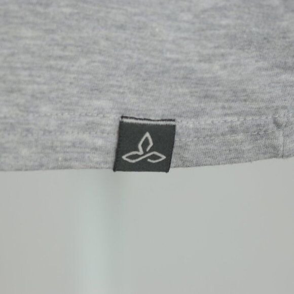 Prana Women's Large Gray Scoop Neck Hollydaze Graphic Short Sleeve Tee - Picture 6 of 7
